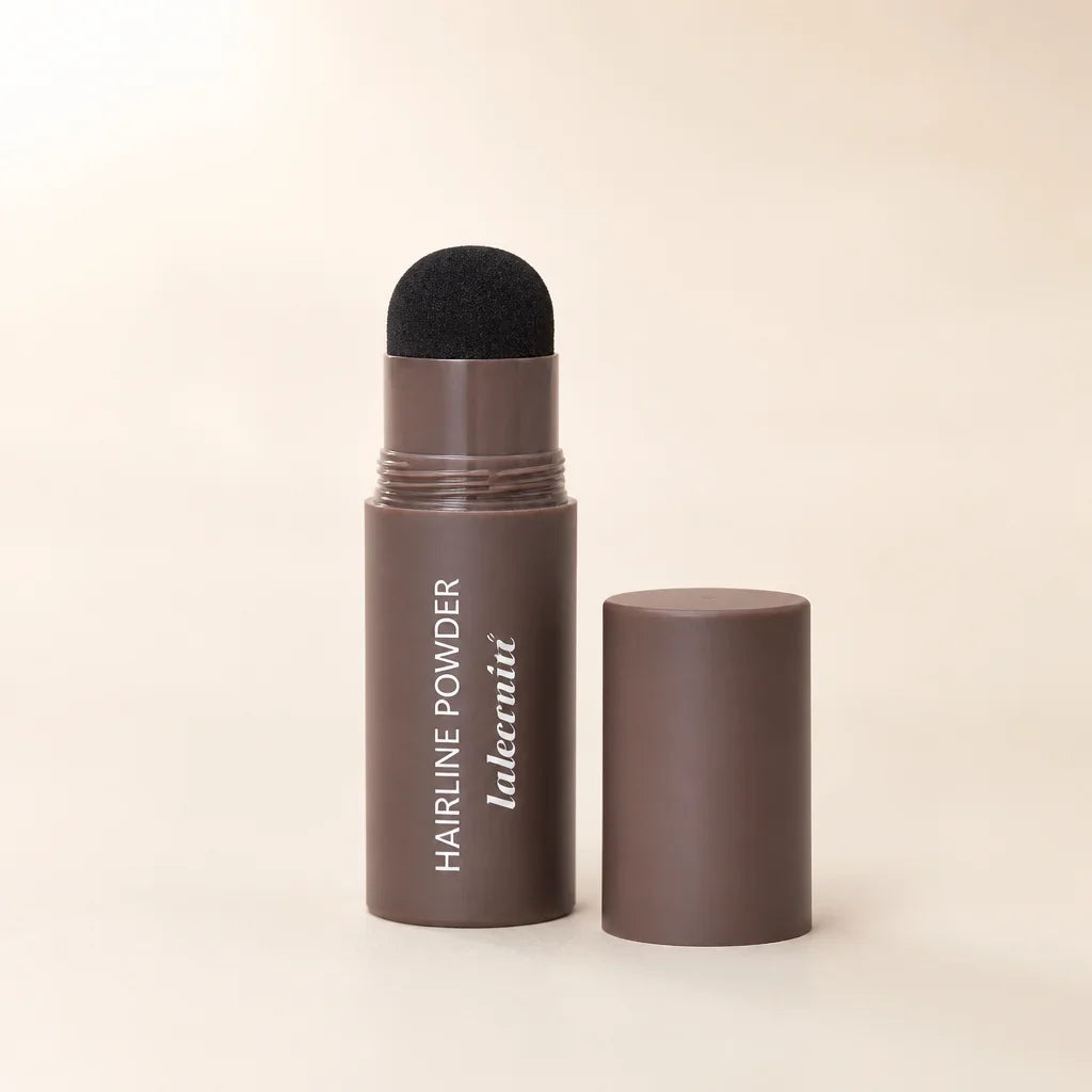 [Scale AI] catalog_packshot — Stylo réparateur capillaire en stick : fibres pour des cheveux instantanément plus épais et plus fournis. 6 teintes pour hommes et femmes.